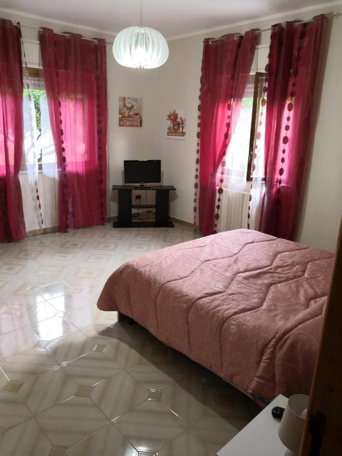 Case Vacanze Le Rose Campofelice Di Roccella Exterior photo